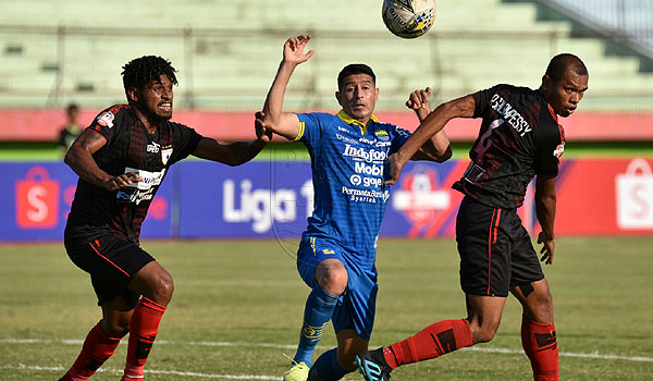 permainan-terbuka-persipura-menguntungkan-persib