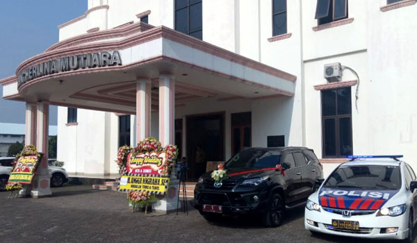 warga-cianjur-bisa-pinjam-mobil-dinas-bupati-untuk-acara-nikahan