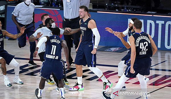 buzzer-beater-luka-doncic-pastikan-kemenangan-mavs-di-gim-4-playoff-nb