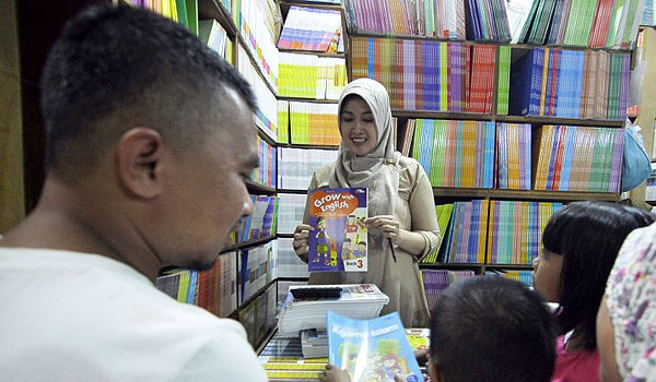 sekolah-di-garut-tolak-penerbit-jualan-buku-ke-siswa