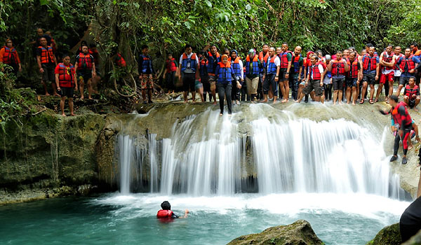 ridwan-kamil-rekomendasikan-liburan-seru-di-sungai-citumang