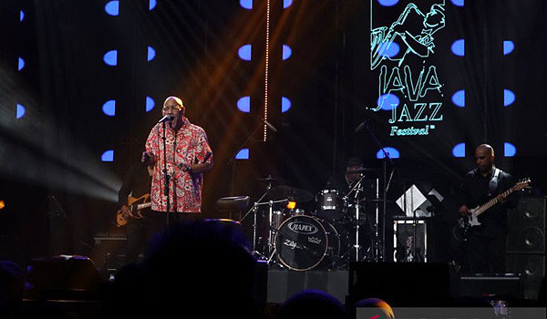 phil-perry-tampil-intim-dalam-java-jazz-festival-2020