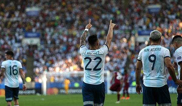 gol-backheel-martinez-bawa-argentina-tantang-brasil-di-semifinal