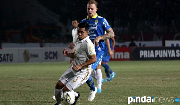 gol-telat-erwin-ramdani-akhiri-paceklik-kemenangan-persib