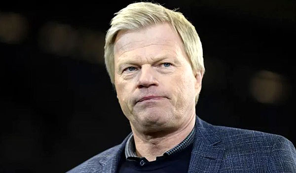 oliver-kahn-jadi-suksesor-rummenigge-sebagai-ceo-bayern