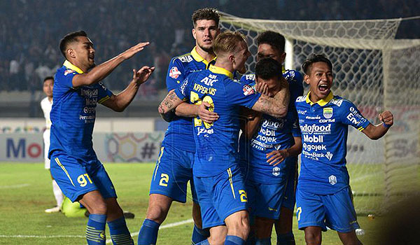 gol-gozo-antar-persib-permalukan-borneo-fc-di-stadion-segiri