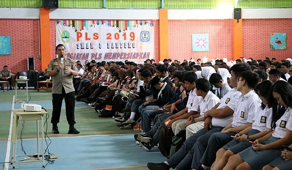 ratusan-pelajar-se-kota-bandung-mendapat-pembekalan-wawasan-kebangsaan