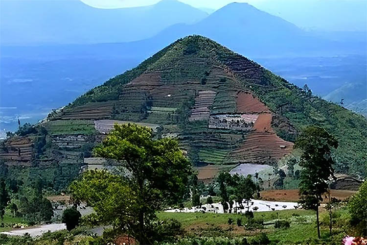 penelitian-situs-gunung-padang-kembali-dilanjutkan