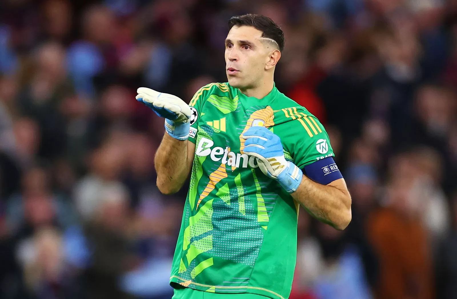 emi-martinez-tertarik-gantikan-posisi-onana-di-mu