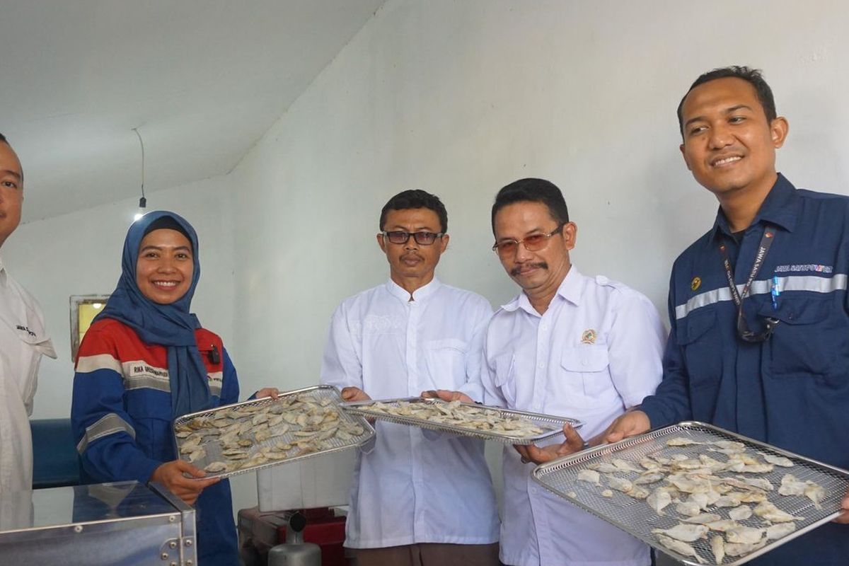 tingkatkan-ekonomi-desa-ubah-limbah-ikan-jadi-cuan
