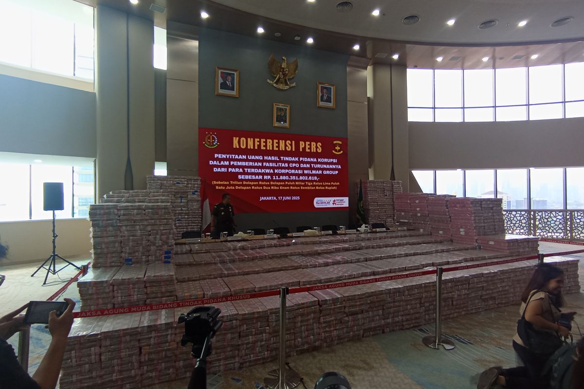 kejagung-pamerkan-uang-rp118-triliun-hasil-sitaan-korupsi-cpo