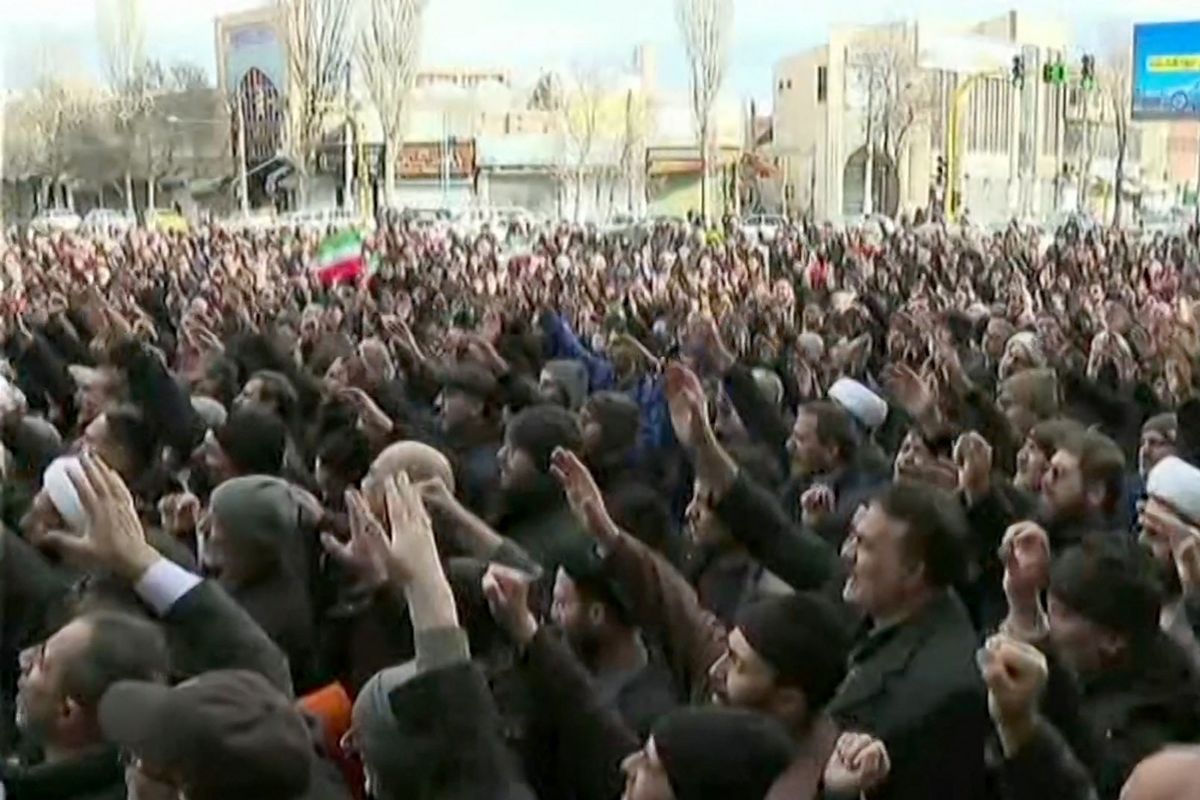 demo-iran-tewaskan-12000-orang-trump-ancam-tindakan-tegas