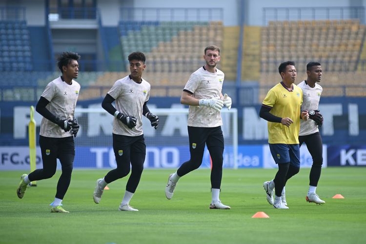 I Made Wirawan, Sang Legenda Kembali Turun Gunung Bantu Persib