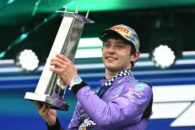 kimi-antonelli-juara-f1-gp-miami-2026-raih-hat-trick-kemenangan