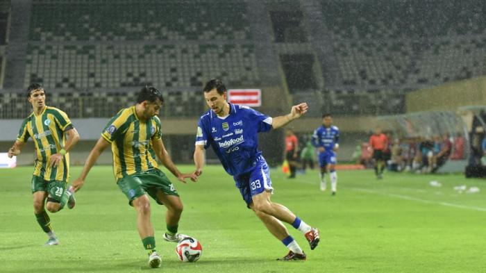 persib-tekuk-psbs-biak-dengan-skor-0-3