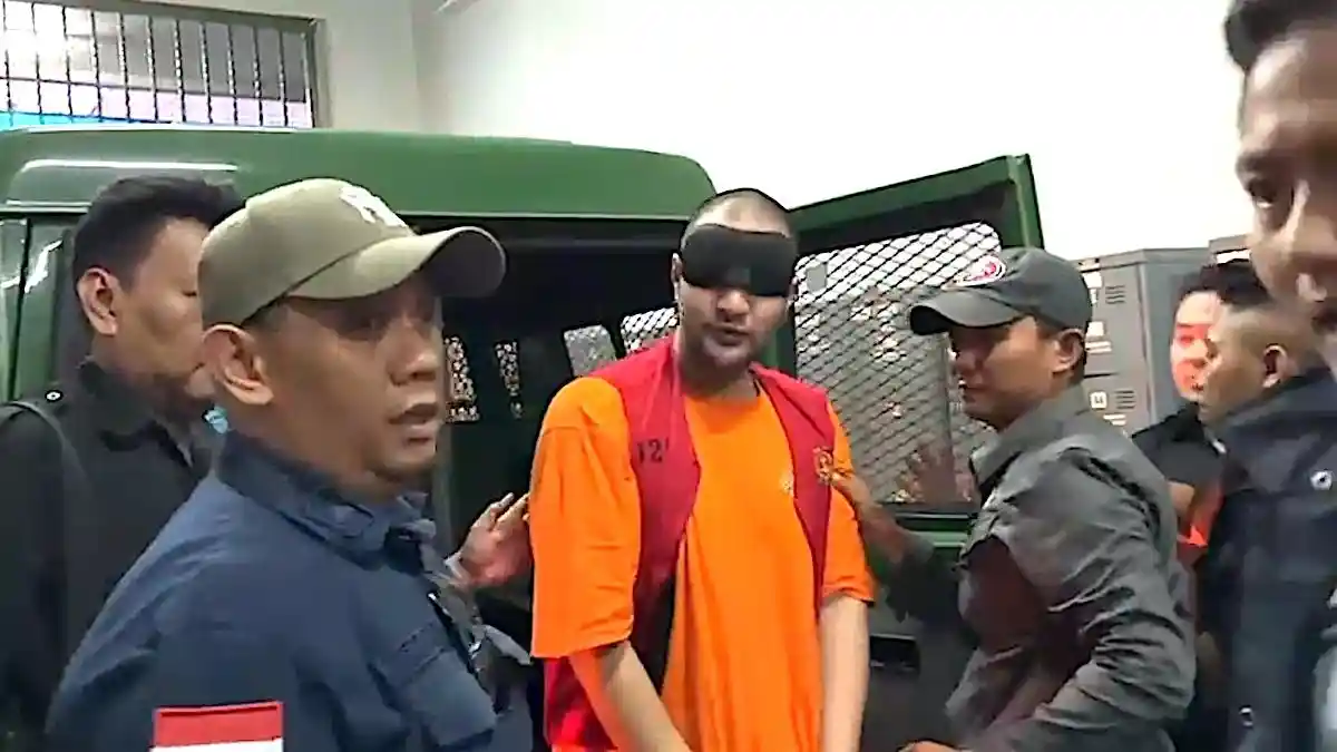ammar-zoni-dipindahkan-sementara-ke-lapas-cipinang-untuk-sidang