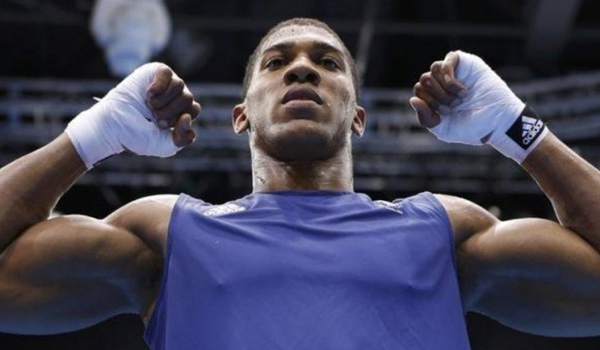 anthony-joshua-sebut-demonstran-itu-vaksin-bagi-virus-rasisme