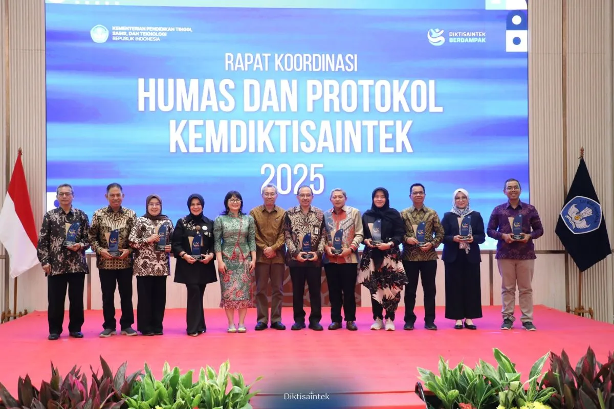 mendiktisaintek-perguruan-tinggi-mesti-jadi-lokomotif-perubahan