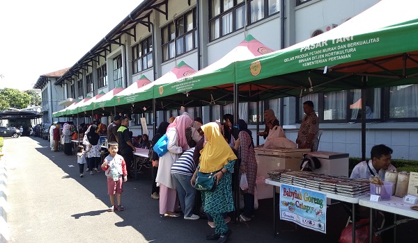 baru-satu-jam-buka-bazar-ramadan-disebut-ibu-ibu