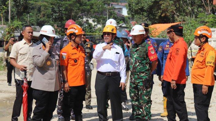 bupati-cirebon-tinjau-longsor-tegaskan-tak-boleh-ada-penambangan