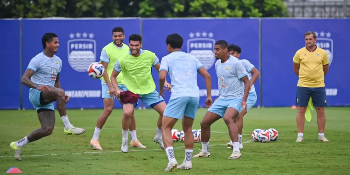 Persib Tanpa 2 Bek Hadapi Semen Padang