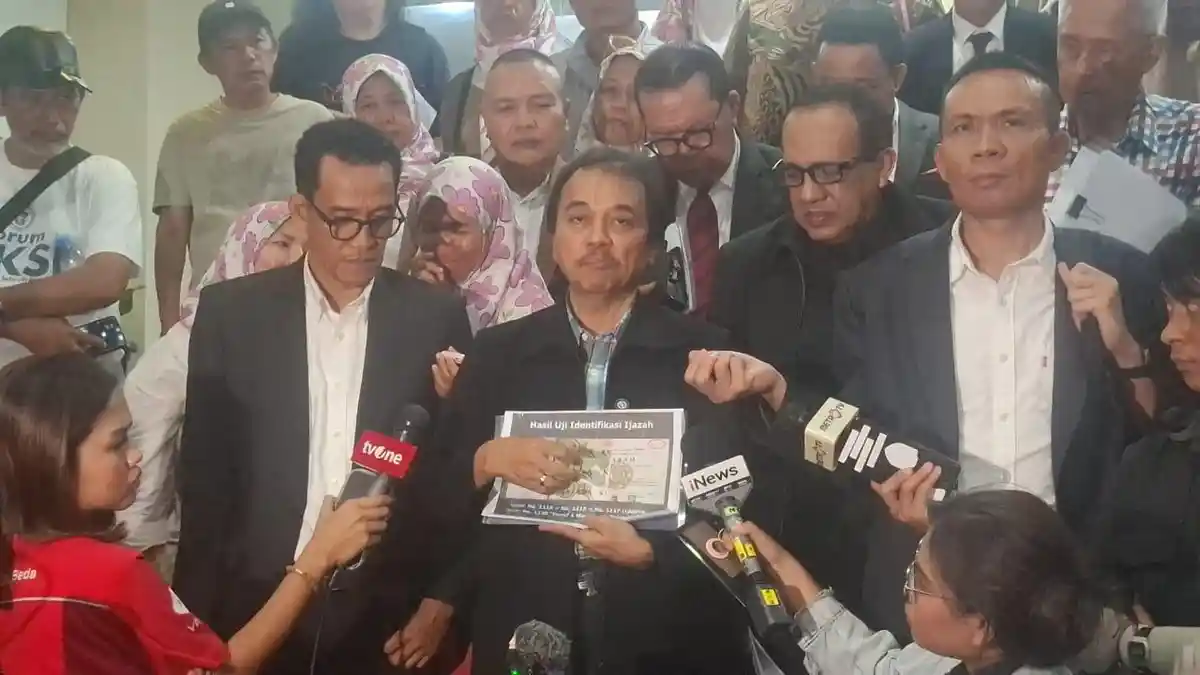 roy-suryo-klaim-temukan-5-kejanggalan-baru-pada-ijazah-jokowi