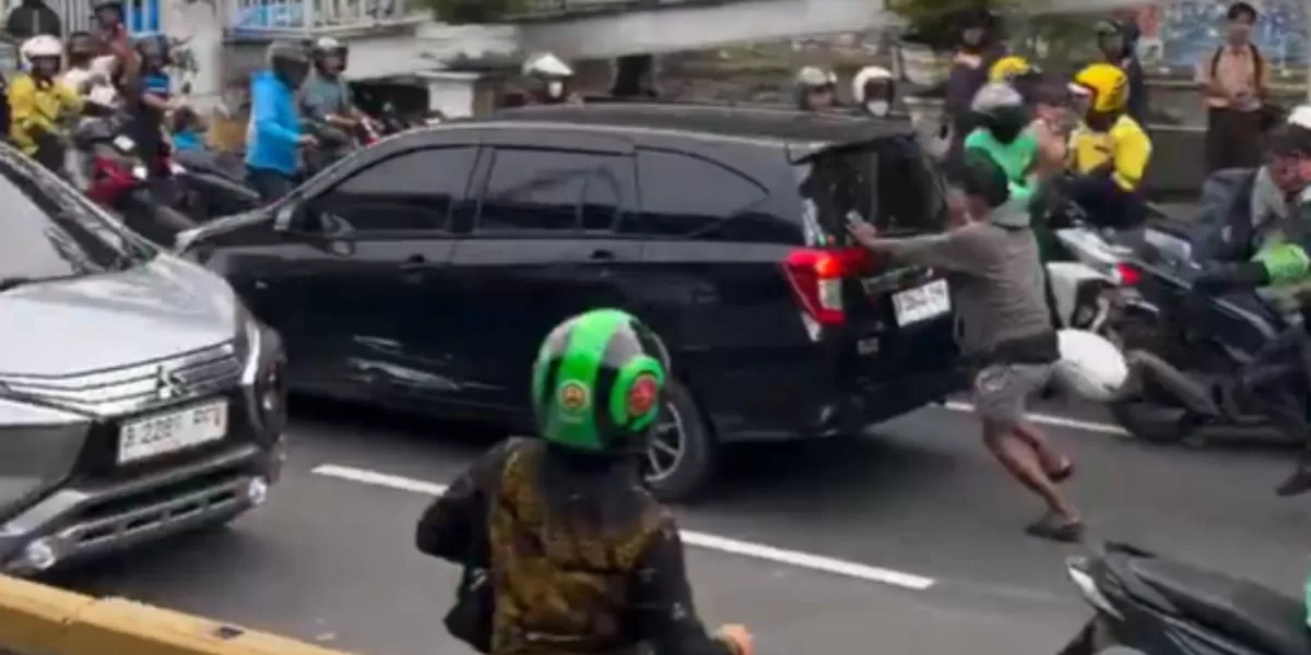 ugal-ugalan-lawan-arah-sopir-calya-jadi-tersangka