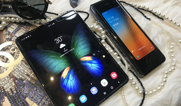 samsung-tunda-peluncuran-ponsel-lipat-galaxy-fold-2