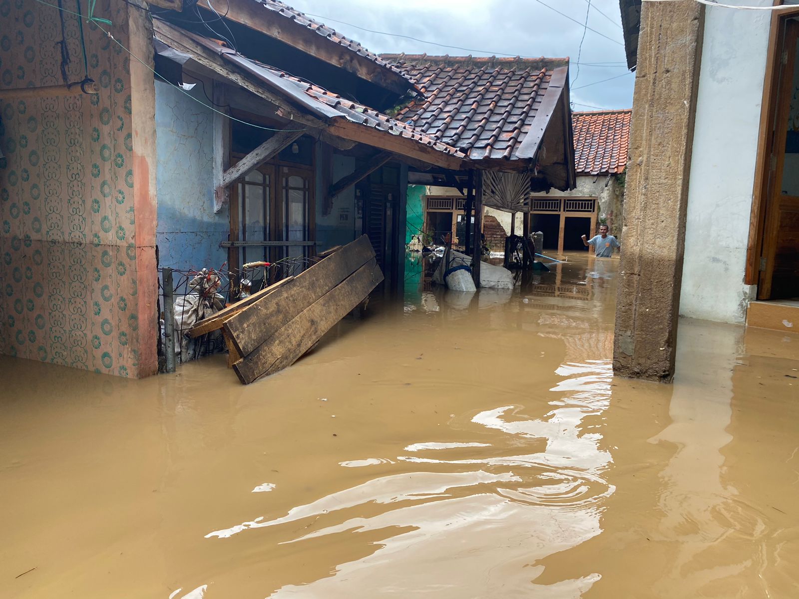 19-kecamatan-diterjang-banjir-pemkab-garut-tetapkan-tanggap-darurat