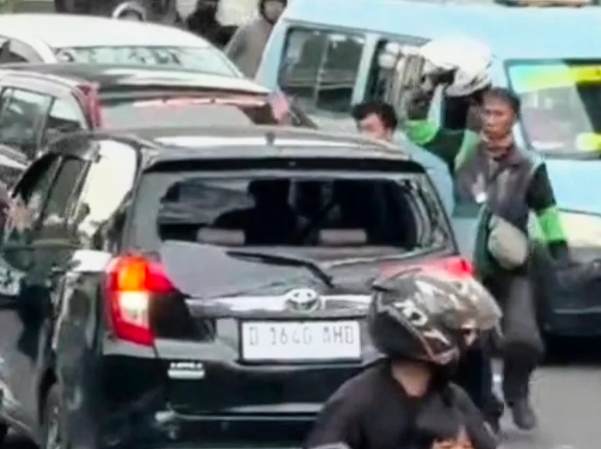 sopir-lawan-arah-di-jakpus-bawa-sajam-dan-senpi-mainan