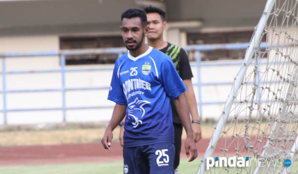 jalan-tuhan-bagi-julius-josel-bisa-bergabung-bersama-persib