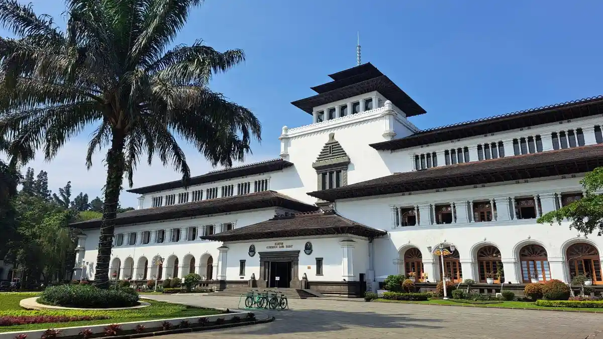 pemprov-jabar-terapkan-asn-kerja-dari-rumah-setiap-kamis