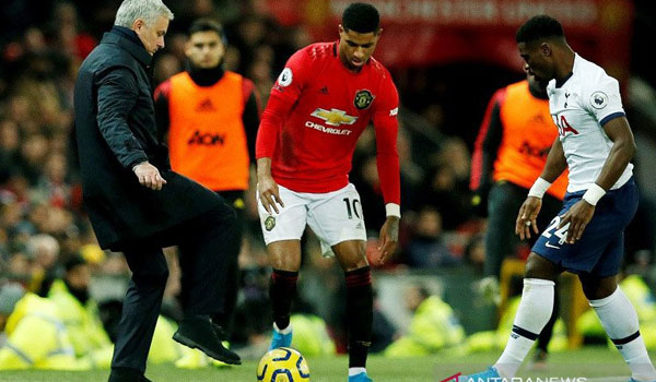 rashford-antar-mu-hentikan-awal-sempurna-mourinho