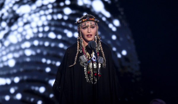 madonna-didesak-batalkan-penampilan-di-israel