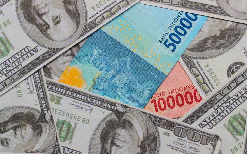 kurs-rupiah-terhadap-dolar-as-melemah-jadi-rp16387usd