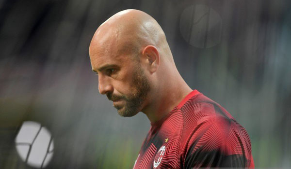 aston-villa-pinjam-pepe-reina-dari-ac-milan