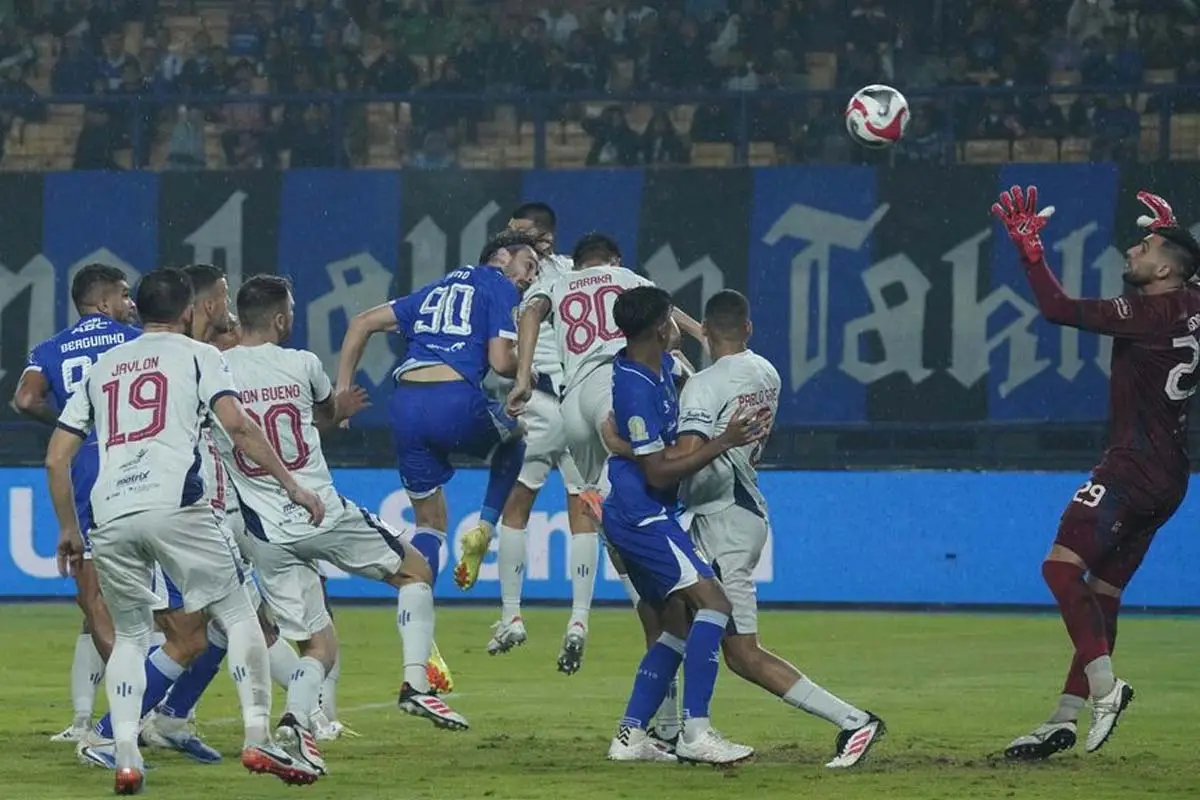 Persib Kokoh di Puncak Usai Tumbangkan Persita 1-0