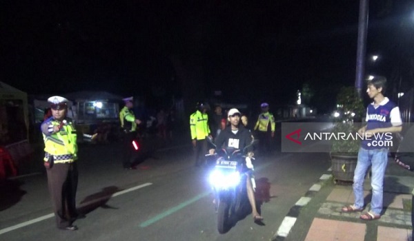 pasca-teror-ledakan-di-sukoharjo-polres-sukabumi-gelar-razia