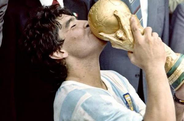 bola-emas-piala-dunia-1986-milik-maradona-akan-dilelang