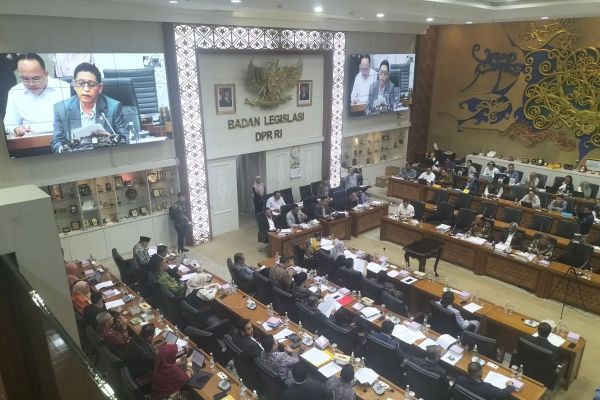 baleg-dpr-ri-sepakati-41-ruu-dalam-prolegnas-2025