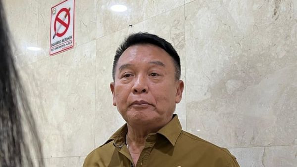 tb-hasanuddin-kritik-kepemimpinan-panglima-agus-subiyanto