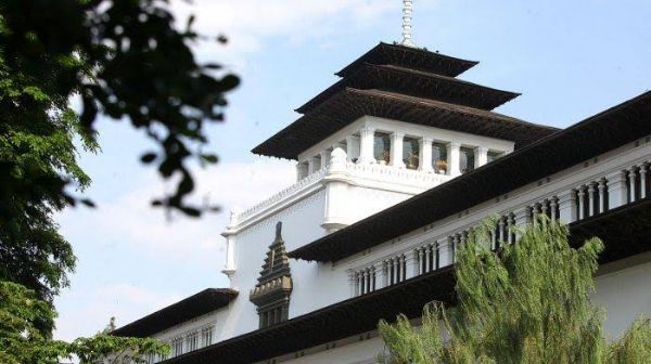 survei-indikator-ada-kesenjangan-persepsi-institusi-dan-pemimpin