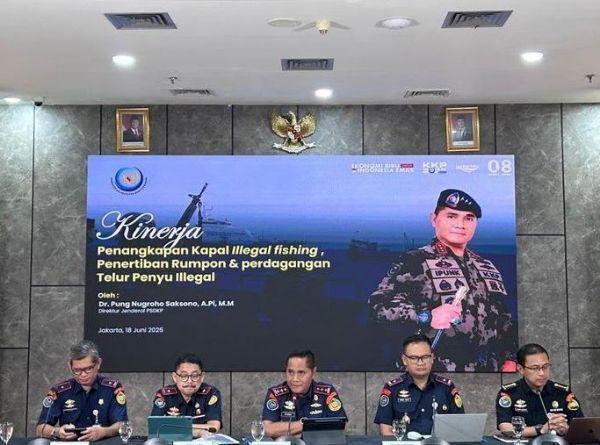 tertangkap-tangan-dua-kapal-asing-berbendera-filipina-diamankan-kkp