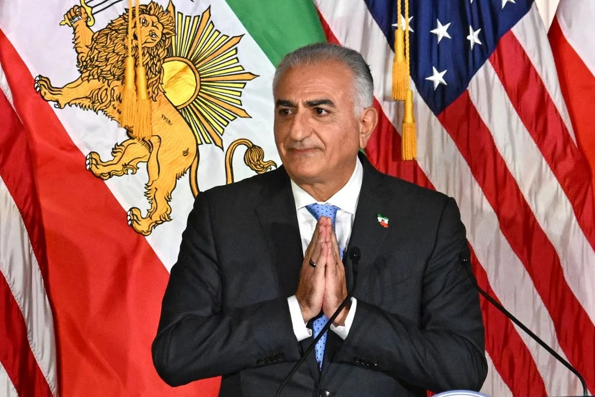 reza-pahlavi-siap-pimpin-transisi-iran-usai-khamenei-tewas
