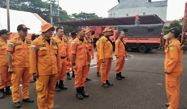 tim-sar-bandung-terjunkan-tiga-tim-bantu-penanganan-banjir-jabodetabek