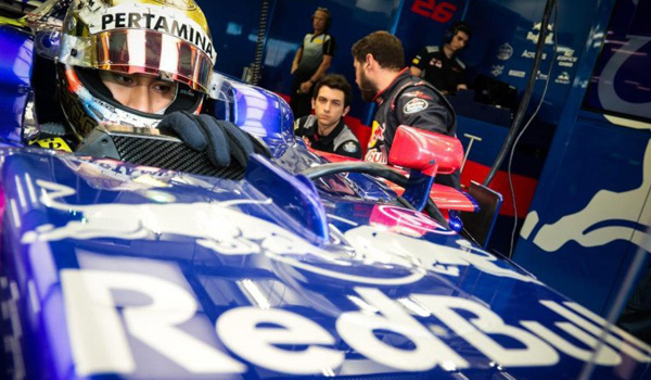 sean-gelael-jajal-formula-toro-rosso-2020