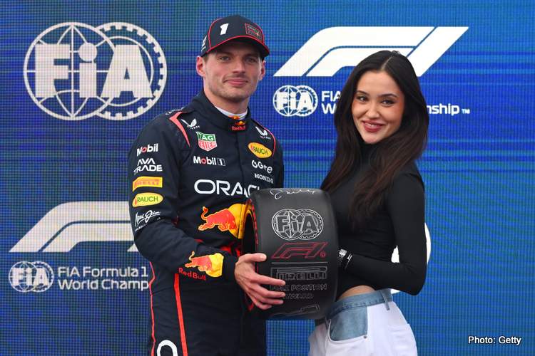 max-verstappen-kunci-posisi-pertama-dibayangi-williams-vcarb-merc