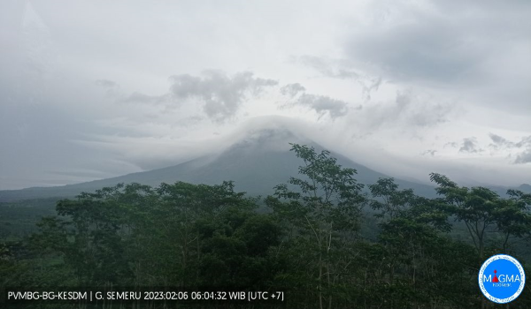 aktivitas-intens-erupsi-gunung-semeru