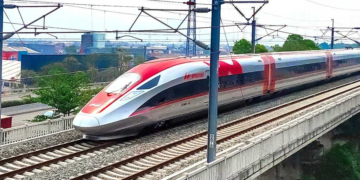 mahfud-md-minta-kpk-panggil-rini-sofyan-dan-darmin-soal-whoosh