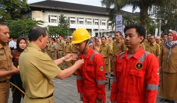 pelayanan-prima-gedung-sate-luncurkan-trc-gesit-tuntas